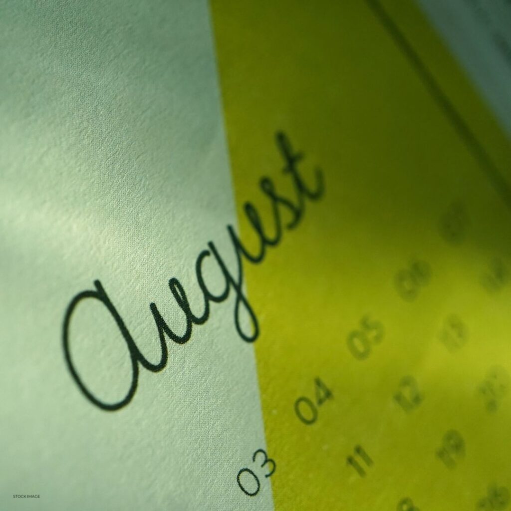 august calendar image